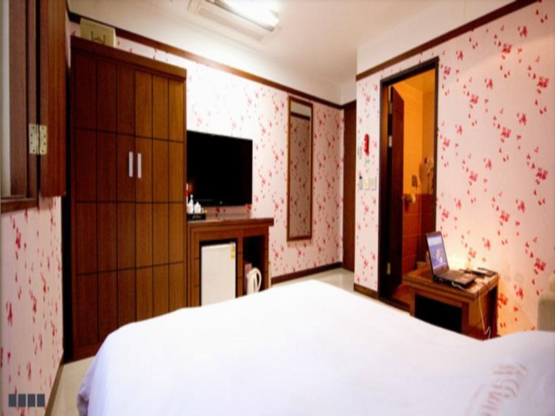 Fiore Hotel Gumi Esterno foto