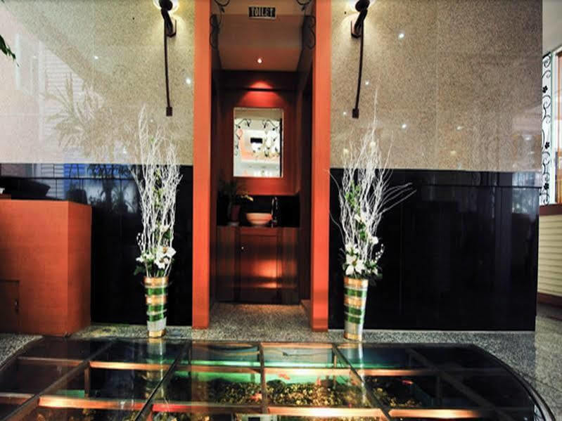 Fiore Hotel Gumi Esterno foto